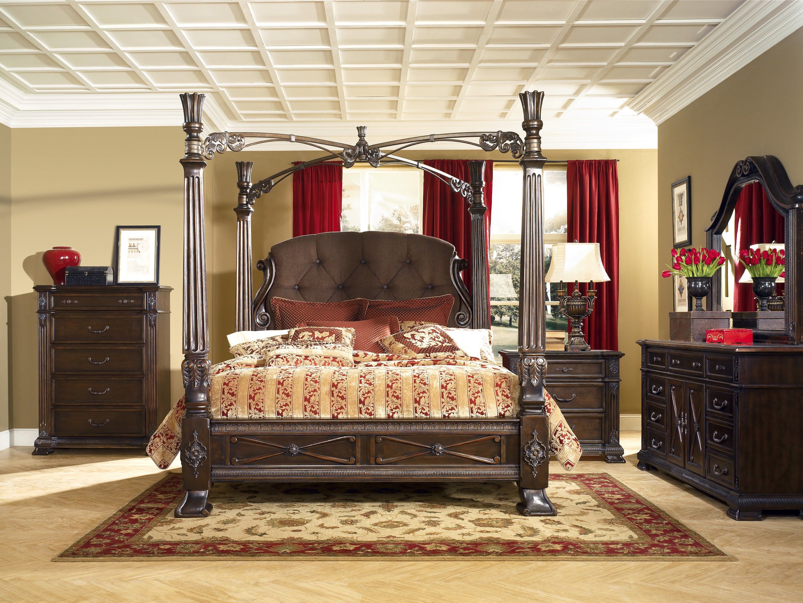 Veneto Grand Trestle Table Dining Suite